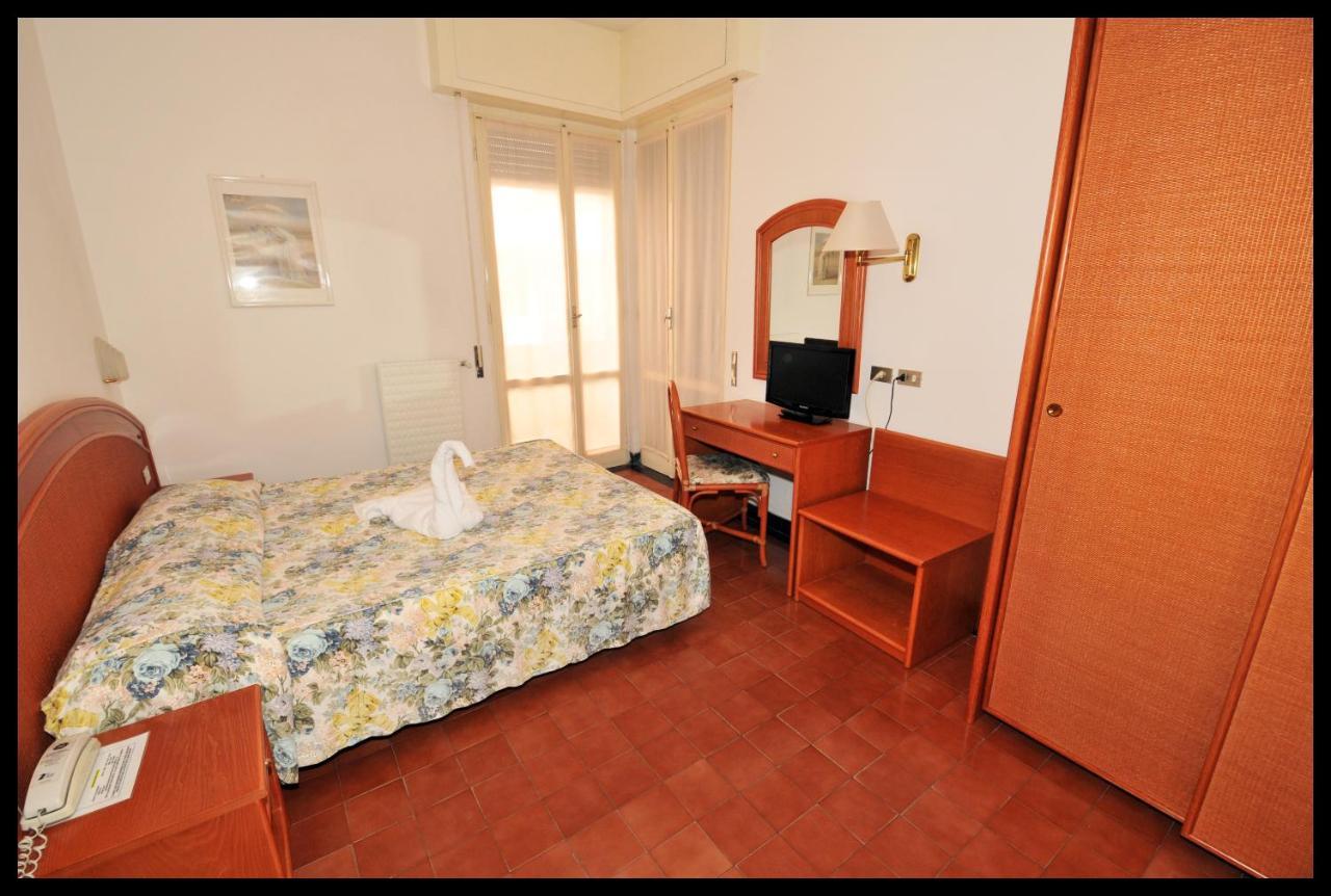 Hotel Miriam Σέστρι Λεβάντε Εξωτερικό φωτογραφία