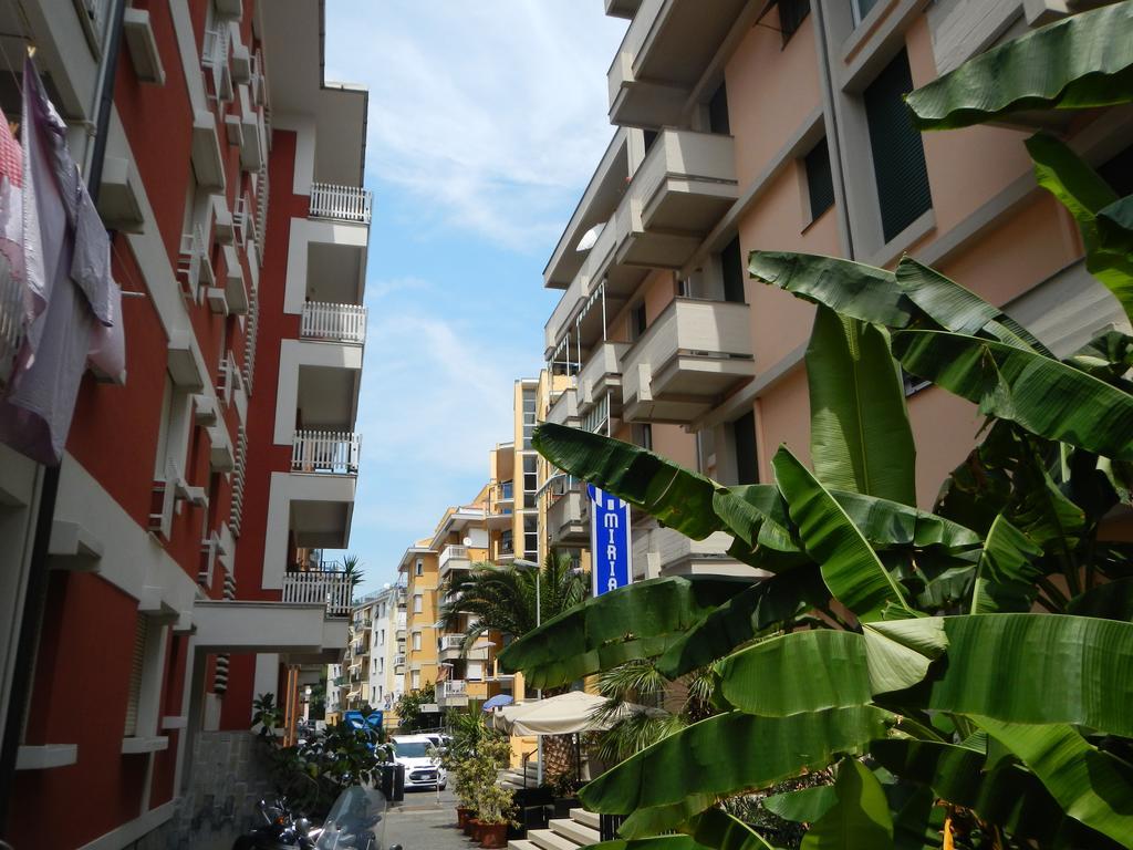 Hotel Miriam Σέστρι Λεβάντε Εξωτερικό φωτογραφία