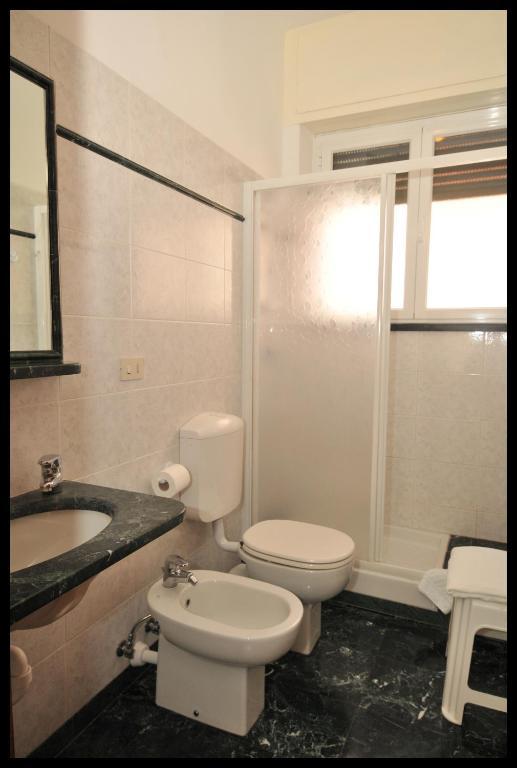 Hotel Miriam Σέστρι Λεβάντε Δωμάτιο φωτογραφία