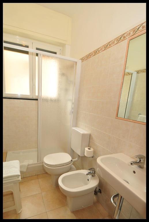 Hotel Miriam Σέστρι Λεβάντε Δωμάτιο φωτογραφία