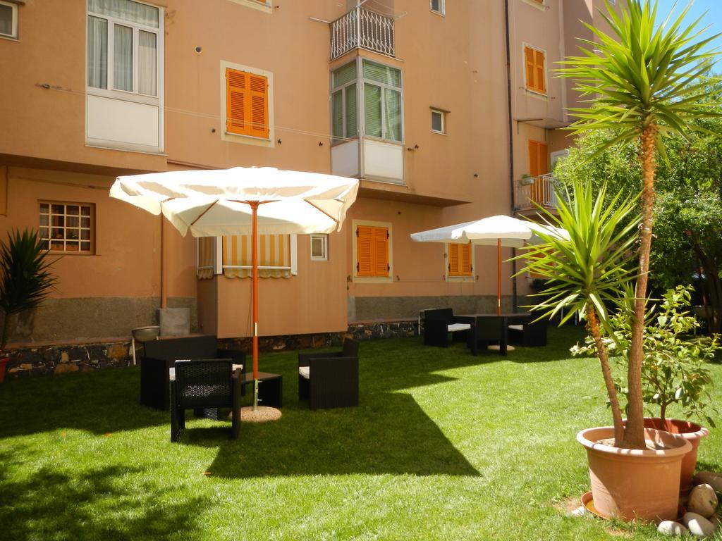 Hotel Miriam Σέστρι Λεβάντε Εξωτερικό φωτογραφία